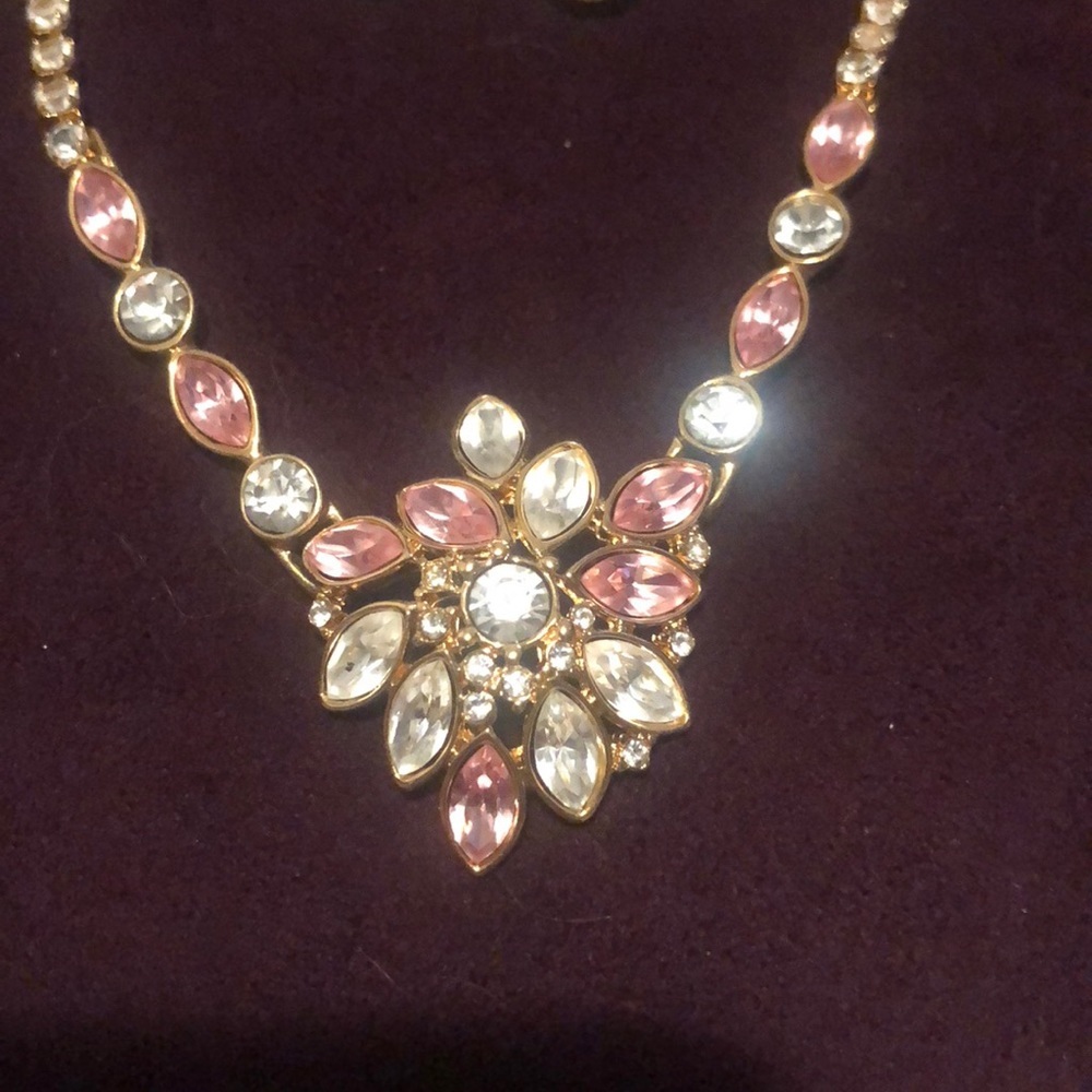 Gold Tone Rhinestone Necklace/Pearl Earring set - Picture 2 of 4
